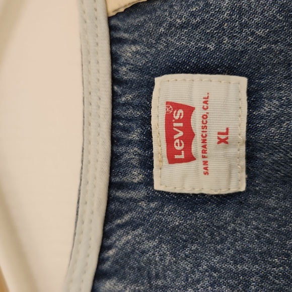 Levi's Jaylah Denim Vest - Picture 2 of 8